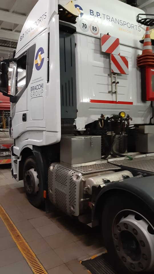 Tractor unit IVECO IVECO STRALIS 510 Hi-Way AS 440STX/P Euro VI z salonu Italia: picture 9 Tractor unit IVECO IVECO STRALIS 510 Hi-Way AS 440STX/P Euro VI z salonu Italia: picture 9
