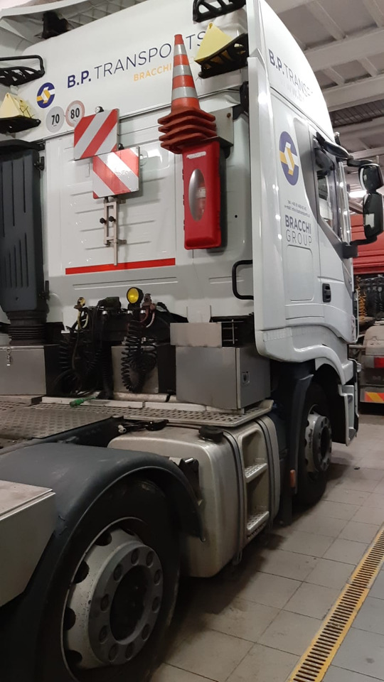 Tractor unit IVECO IVECO STRALIS 510 Hi-Way AS 440STX/P Euro VI z salonu Italia: picture 7 Tractor unit IVECO IVECO STRALIS 510 Hi-Way AS 440STX/P Euro VI z salonu Italia: picture 7
