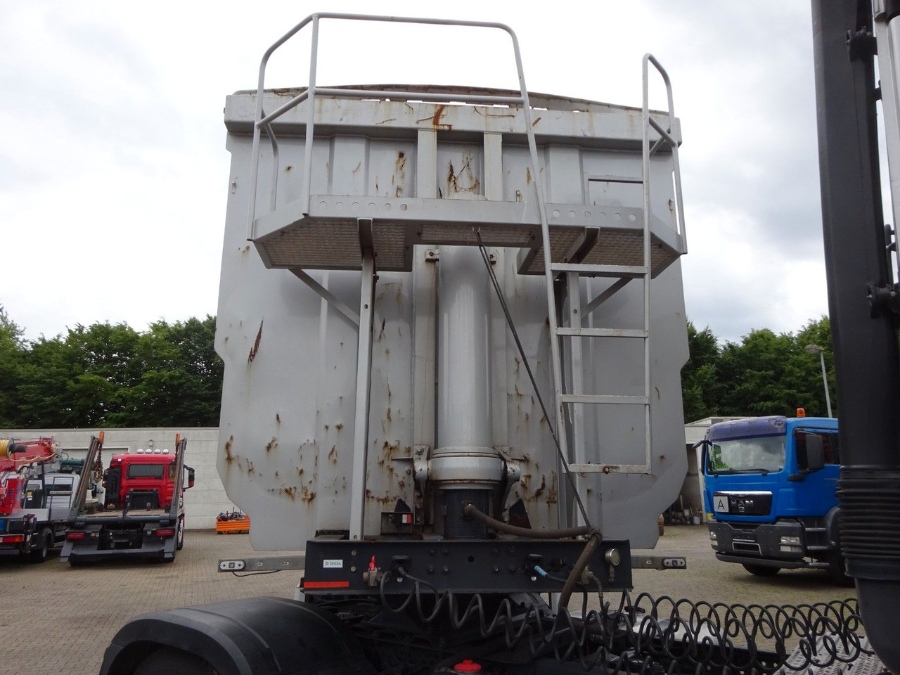 Carnehl Kipp Auflieger aus Stahl mit 3 Achsen - Tipper semi-trailer: picture 3 Carnehl Kipp Auflieger aus Stahl mit 3 Achsen - Tipper semi-trailer: picture 3