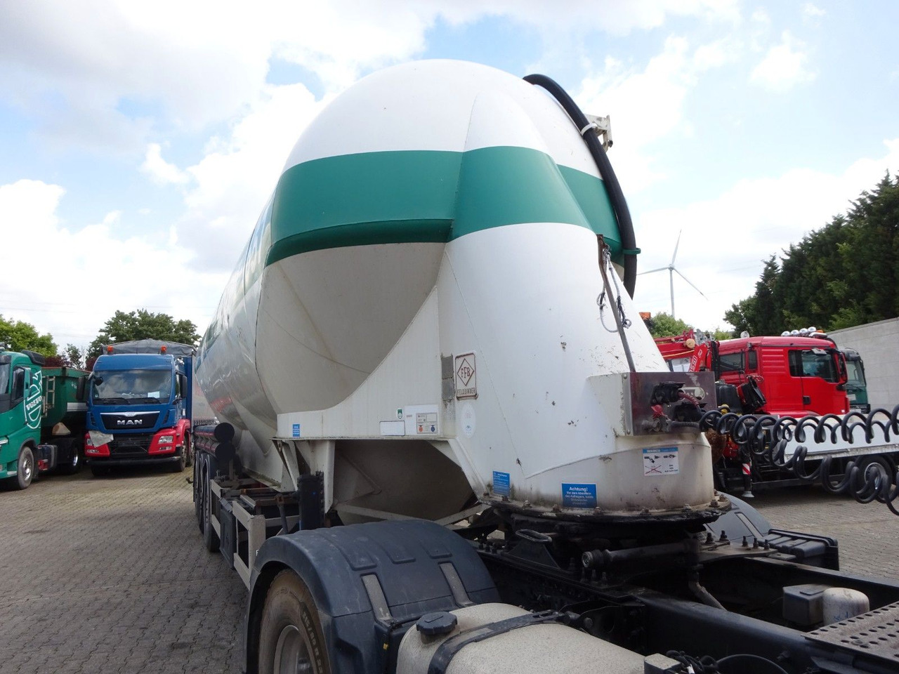 Feldbinder EUT 49.3 Silo für Staub u. Rieselgüter ca. 50m³ - Silo semi-trailer: picture 4 Feldbinder EUT 49.3 Silo für Staub u. Rieselgüter ca. 50m³ - Silo semi-trailer: picture 4