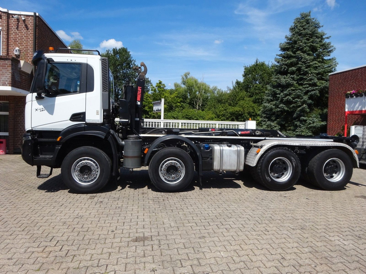 Iveco X-WAY 480 HIAB ABROLLER 8x4 - Hook lift truck: picture 5 Iveco X-WAY 480 HIAB ABROLLER 8x4 - Hook lift truck: picture 5