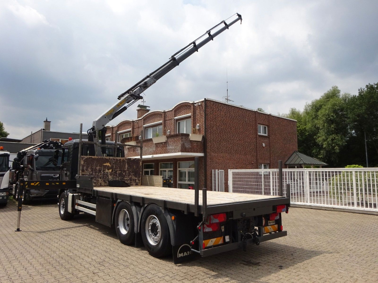 MAN 26.360 TGS Pritsche + PK 16502 Kran 6x2 - Crane truck: picture 5 MAN 26.360 TGS Pritsche + PK 16502 Kran 6x2 - Crane truck: picture 5