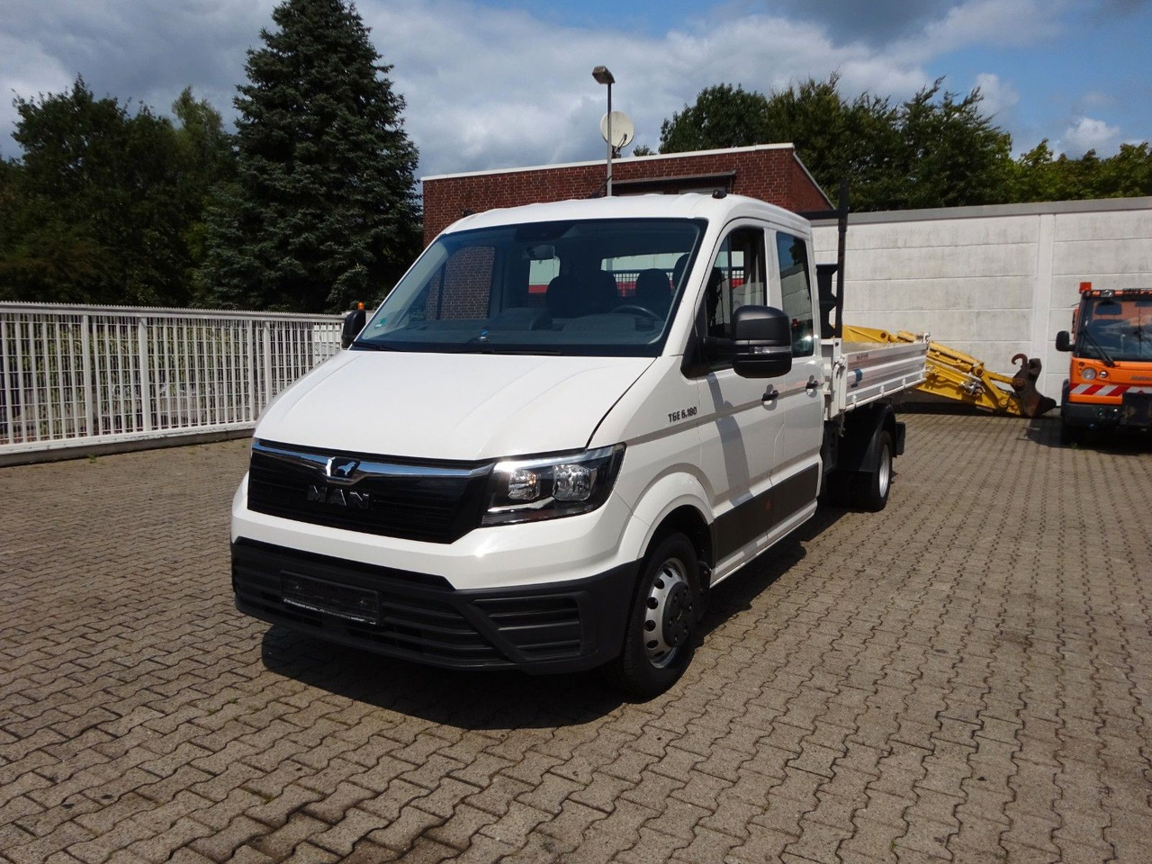 MAN 6.180 TGE MEILLER 3Skipper Doppelkabine 4x2 - Tipper van, Crew cab van: picture 2 MAN 6.180 TGE MEILLER 3Skipper Doppelkabine 4x2 - Tipper van, Crew cab van: picture 2