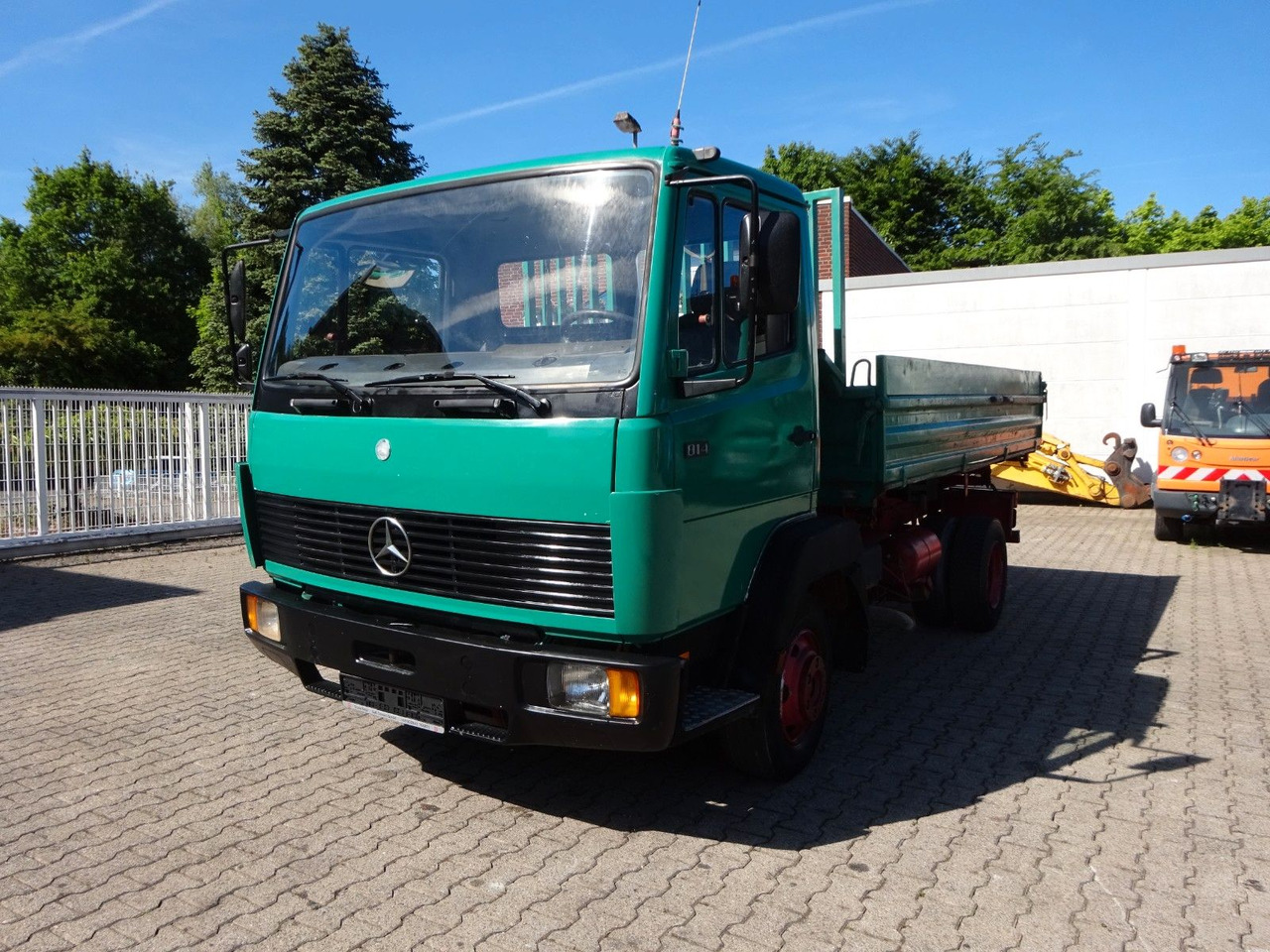 Mercedes-Benz 814 MEILLER 3Skipper 4x2 - Tipper van: picture 1 Mercedes-Benz 814 MEILLER 3Skipper 4x2 - Tipper van: picture 1