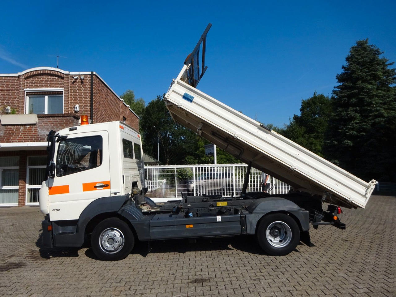 Mercedes-Benz 818 Atego MEILLER 3Skipper 4x2 - Tipper: picture 3 Mercedes-Benz 818 Atego MEILLER 3Skipper 4x2 - Tipper: picture 3