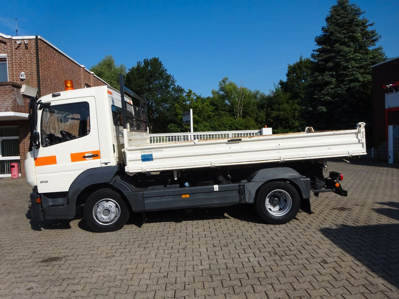 Mercedes-Benz 818 Atego MEILLER 3Skipper 4x2 - Tipper: picture 2 Mercedes-Benz 818 Atego MEILLER 3Skipper 4x2 - Tipper: picture 2