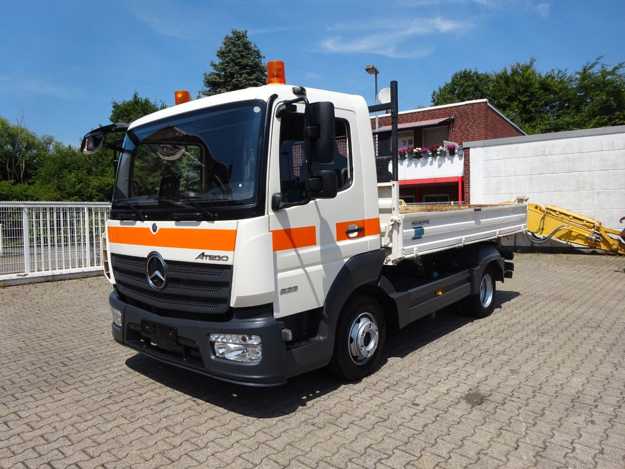 Mercedes-Benz 823 Atego MEILLER 3Skipper 4x2 - Tipper: picture 3 Mercedes-Benz 823 Atego MEILLER 3Skipper 4x2 - Tipper: picture 3