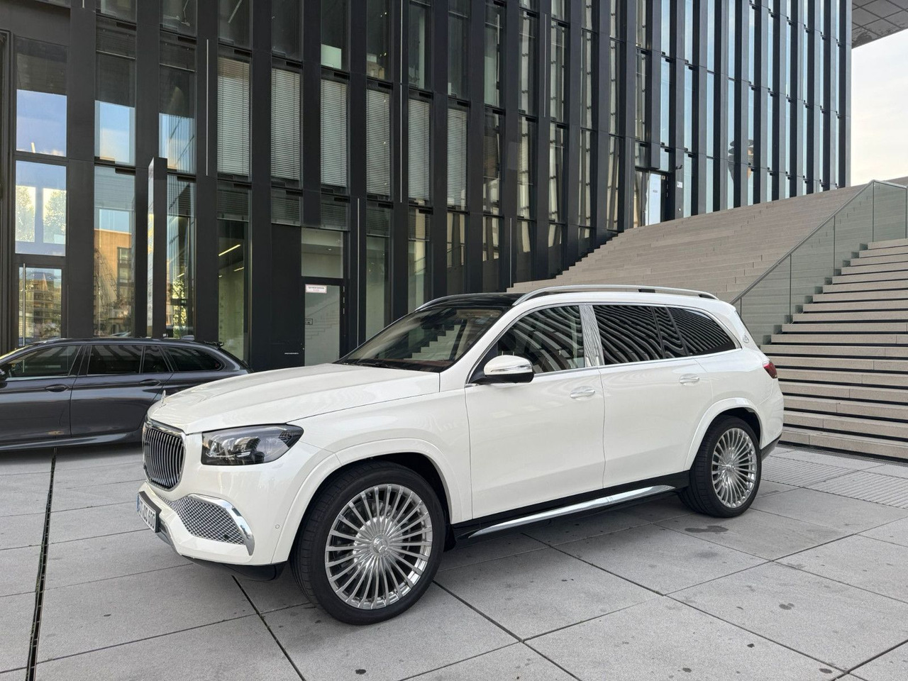 Mercedes-Benz GLS 600 Maybach 4Matic | 23 ZOLL | BURMESTER Mercedes-Benz GLS 600 Maybach 4Matic | 23 ZOLL | BURMESTER - SUV: picture 1 Mercedes-Benz GLS 600 Maybach 4Matic | 23 ZOLL | BURMESTER Mercedes-Benz GLS 600 Maybach 4Matic | 23 ZOLL | BURMESTER - SUV: picture 1
