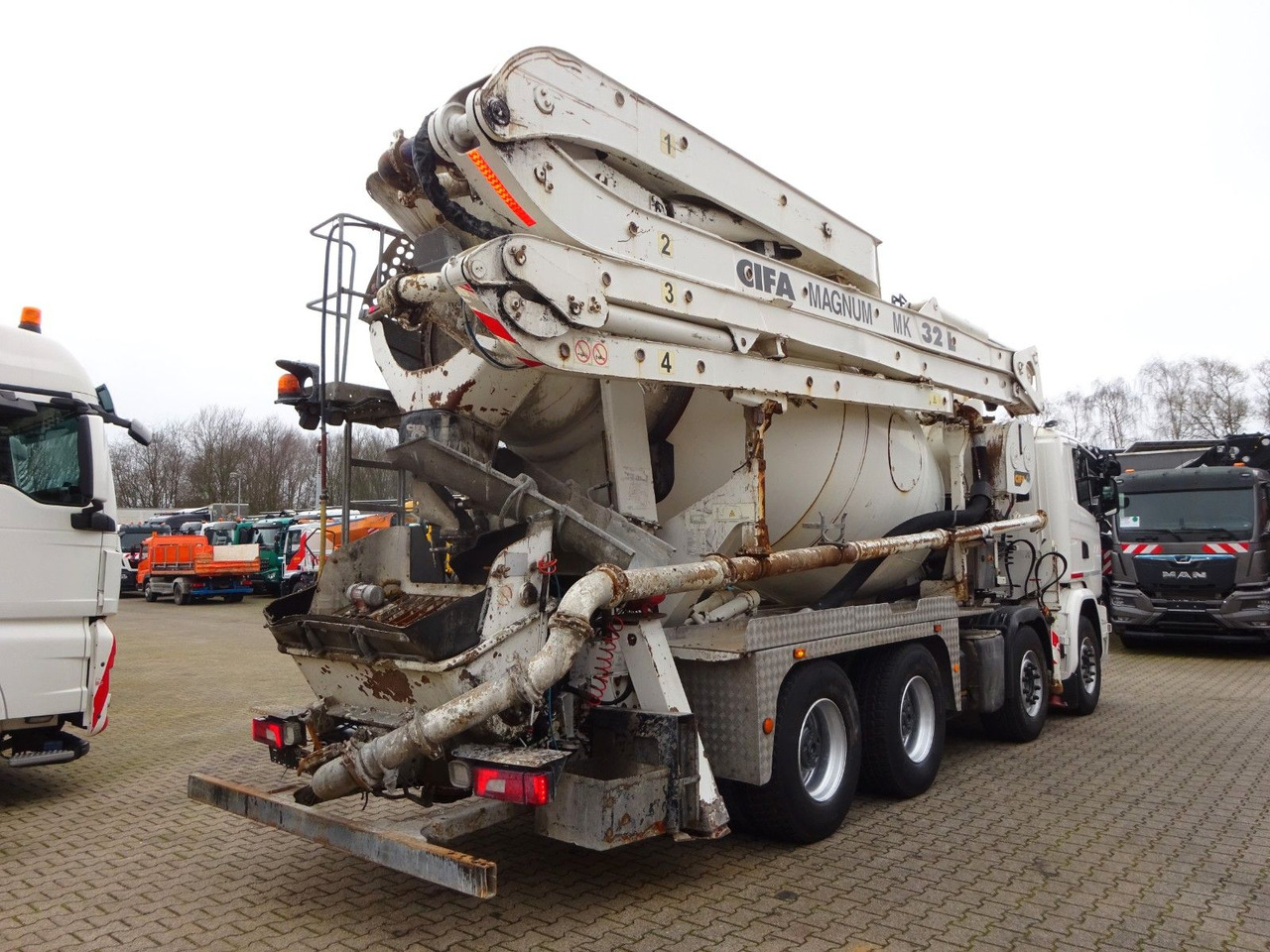 Scania PUMI CIFA 32 Meter  4 Knick. Scania PUMI CIFA 32 Meter  4 Knick. - Concrete pump truck: picture 3 Scania PUMI CIFA 32 Meter  4 Knick. Scania PUMI CIFA 32 Meter  4 Knick. - Concrete pump truck: picture 3