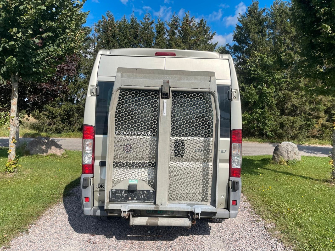 Fiat Ducato Luxusbus Panorama *9 Seats Handicap Lift - People carrier: picture 4 Fiat Ducato Luxusbus Panorama *9 Seats Handicap Lift - People carrier: picture 4