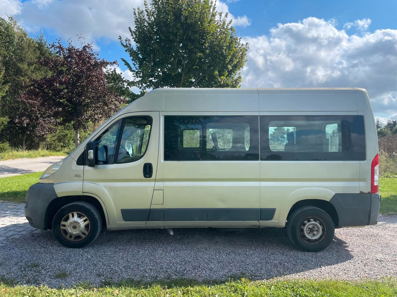 Fiat Ducato Luxusbus Panorama *9 Seats Handicap Lift - People carrier: picture 2 Fiat Ducato Luxusbus Panorama *9 Seats Handicap Lift - People carrier: picture 2