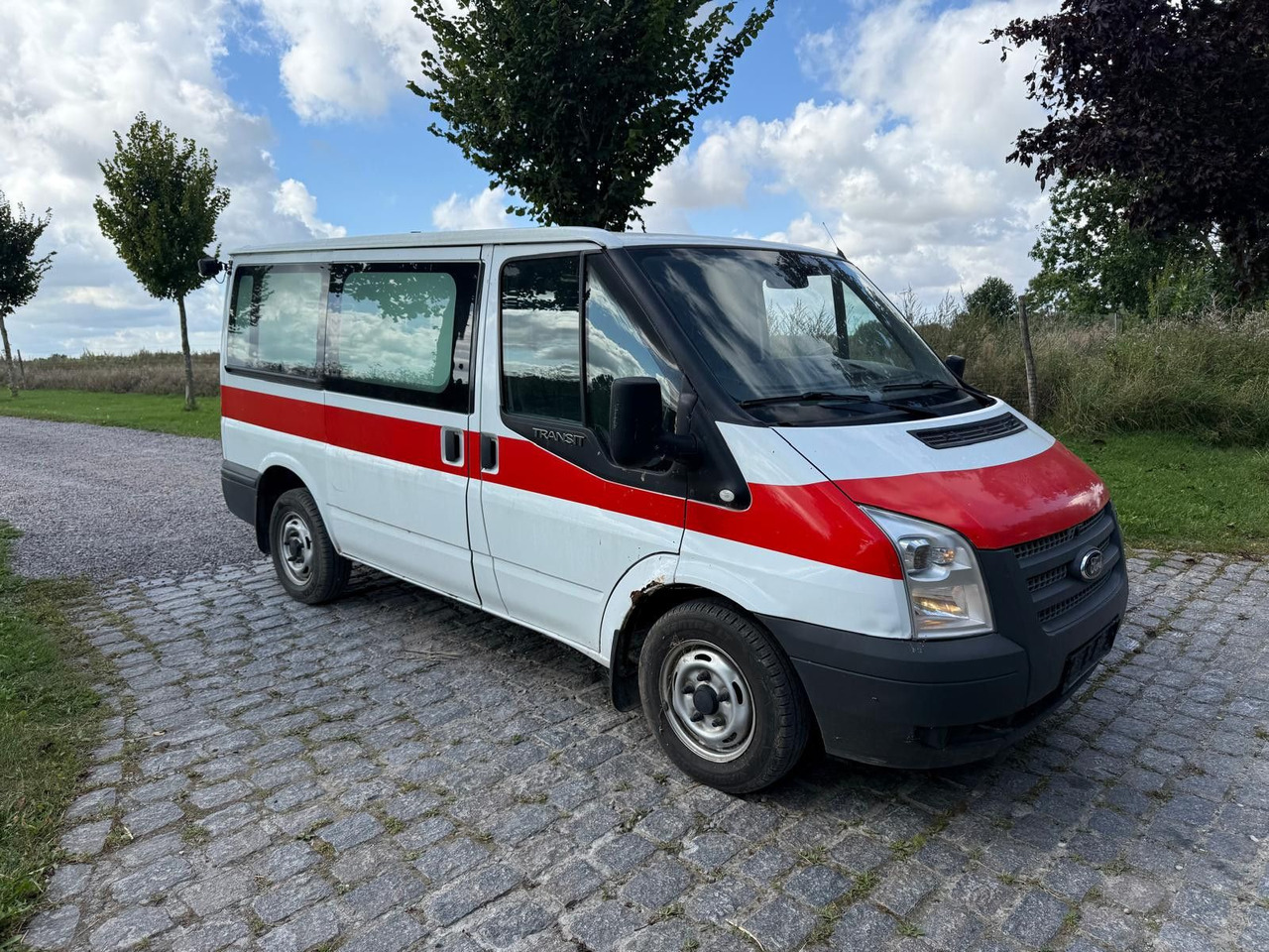 Ford Transit Kombi FT 300 K - People carrier: picture 1 Ford Transit Kombi FT 300 K - People carrier: picture 1