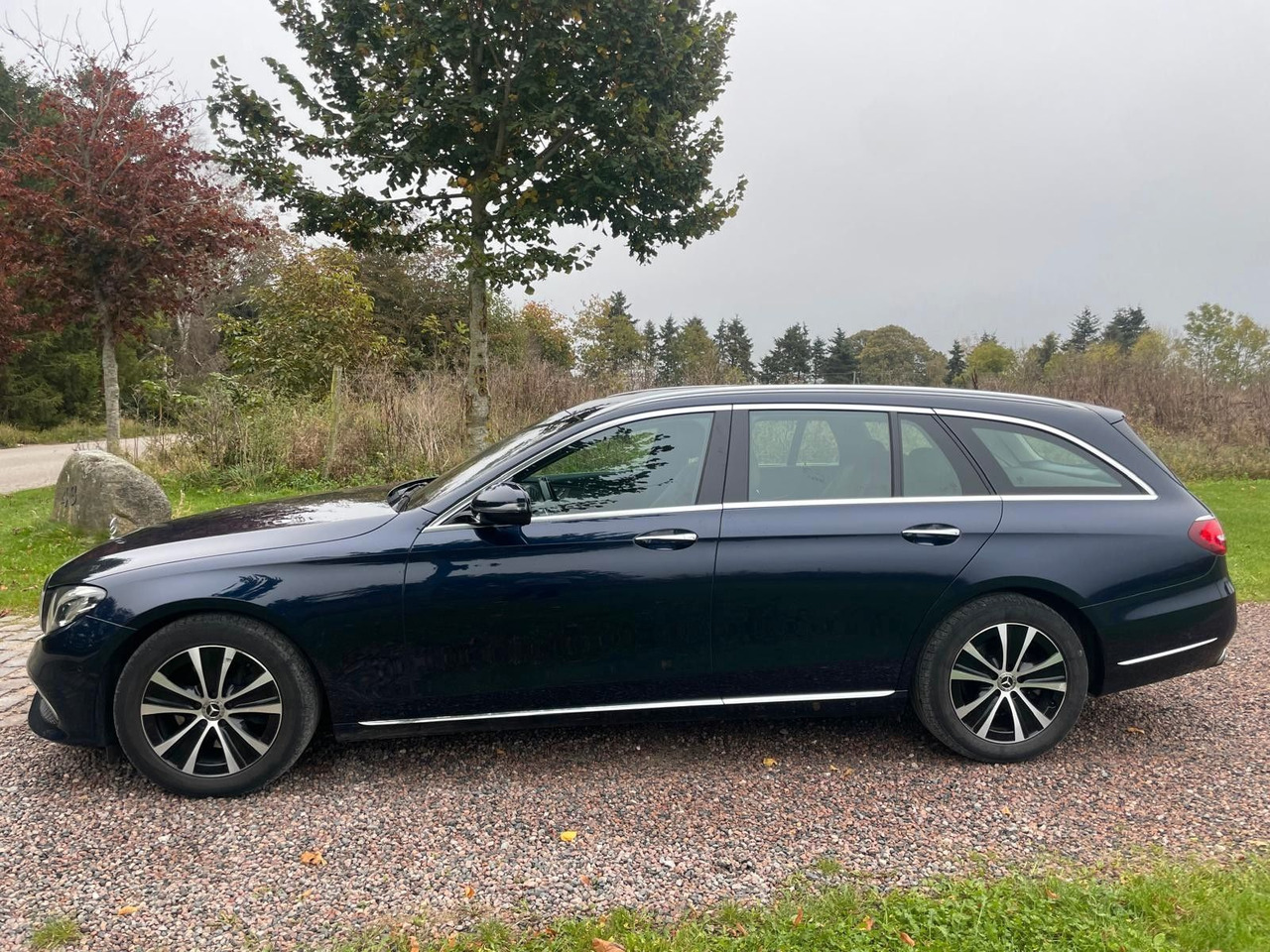 Mercedes-Benz E 220 T-Modell E 220 d *4Matic* - Estate car: picture 2 Mercedes-Benz E 220 T-Modell E 220 d *4Matic* - Estate car: picture 2