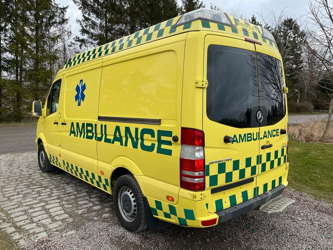 Mercedes-Benz Sprinter 316 CDI Aut *14 000 € netto - Ambulance: picture 3 Mercedes-Benz Sprinter 316 CDI Aut *14 000 € netto - Ambulance: picture 3