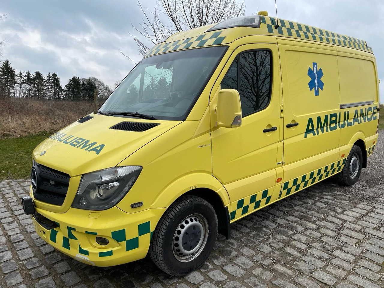 Mercedes-Benz Sprinter 316 CDI Aut *14 000 € netto - Ambulance: picture 1 Mercedes-Benz Sprinter 316 CDI Aut *14 000 € netto - Ambulance: picture 1