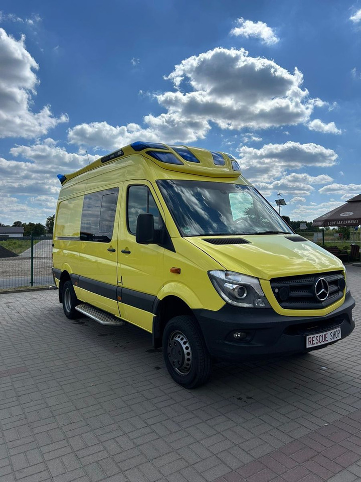 Mercedes-Benz Sprinter 519 CDI 4X4 **Ambulace** - People carrier: picture 1 Mercedes-Benz Sprinter 519 CDI 4X4 **Ambulace** - People carrier: picture 1