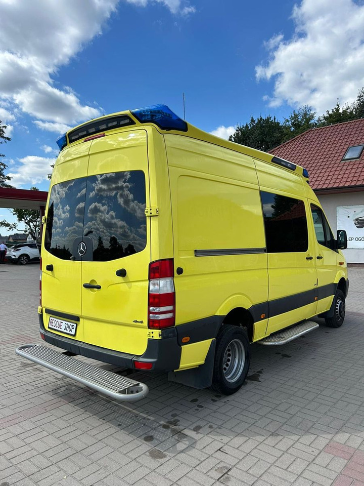 Mercedes-Benz Sprinter 519 CDI 4X4 **Ambulace** - People carrier: picture 4 Mercedes-Benz Sprinter 519 CDI 4X4 **Ambulace** - People carrier: picture 4