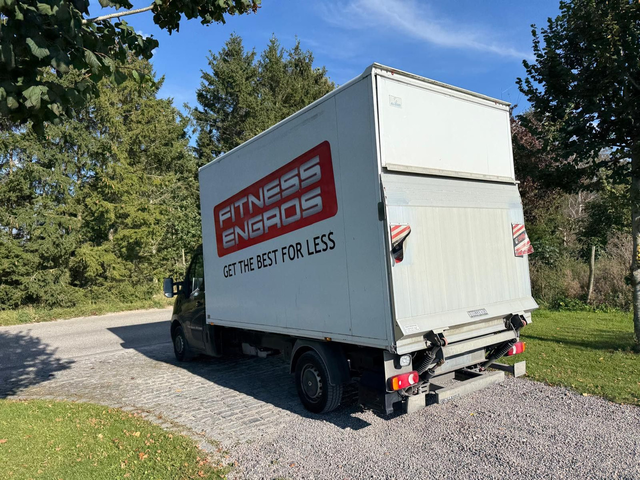 Renault Master III 2.3dCi box L:4,2 m x H:2,5m x B:2,2m - Open body delivery van: picture 3 Renault Master III 2.3dCi box L:4,2 m x H:2,5m x B:2,2m - Open body delivery van: picture 3