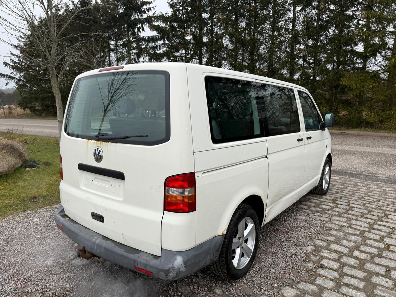 Volkswagen T5 Transporter 1.9 TDI *9 Sitze * 3900 € - People carrier: picture 4 Volkswagen T5 Transporter 1.9 TDI *9 Sitze * 3900 € - People carrier: picture 4