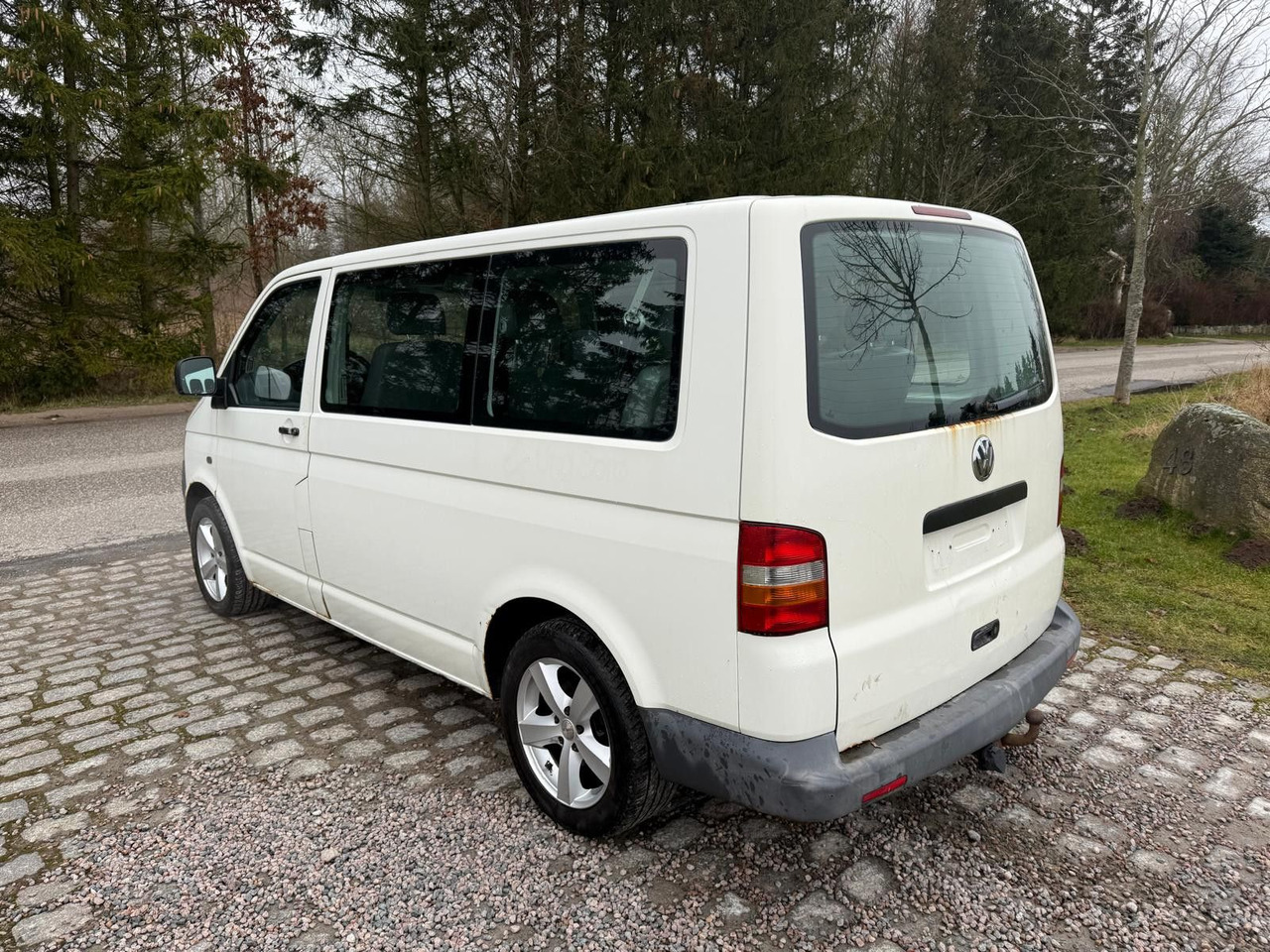 Volkswagen T5 Transporter 1.9 TDI *9 Sitze * 3900 € - People carrier: picture 3 Volkswagen T5 Transporter 1.9 TDI *9 Sitze * 3900 € - People carrier: picture 3