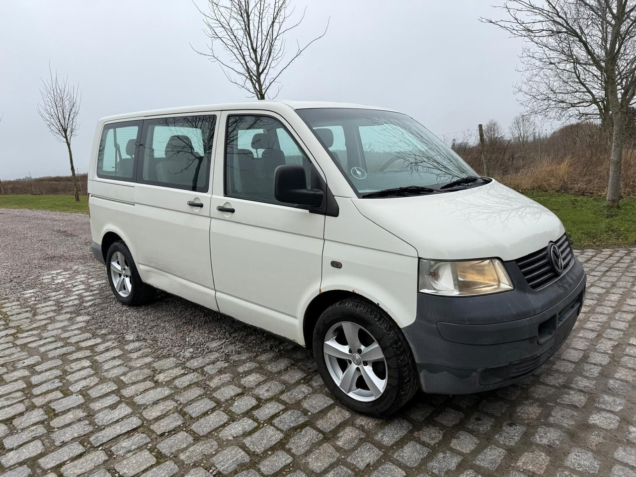 Volkswagen T5 Transporter 1.9 TDI *9 Sitze *RESERVED RO - People carrier: picture 1 Volkswagen T5 Transporter 1.9 TDI *9 Sitze *RESERVED RO - People carrier: picture 1