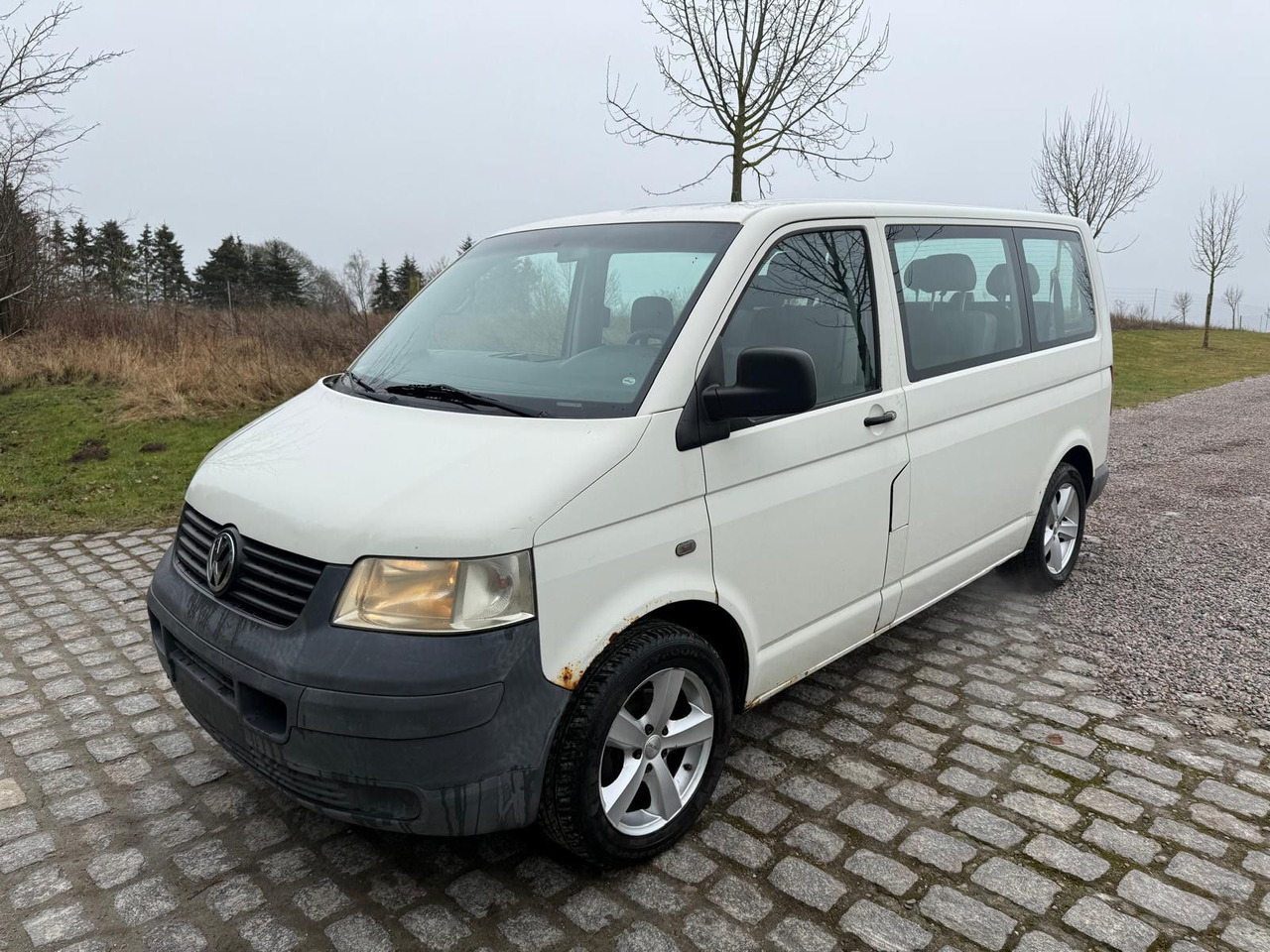 Volkswagen T5 Transporter 1.9 TDI *9 Sitze *RESERVED RO - People carrier: picture 2 Volkswagen T5 Transporter 1.9 TDI *9 Sitze *RESERVED RO - People carrier: picture 2
