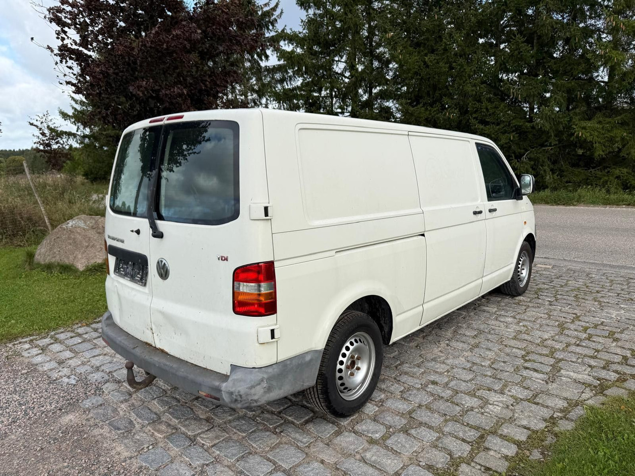 Volkswagen T5 Transporter 2.5 TDI Kasten lang - Small van: picture 4 Volkswagen T5 Transporter 2.5 TDI Kasten lang - Small van: picture 4