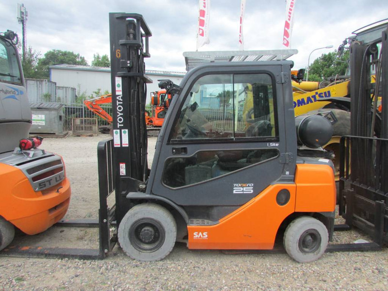 Toyota 02-8 FGF 25 Tonero 25 Gas Stapler 7.500 EUR - LPG forklift: picture 1 Toyota 02-8 FGF 25 Tonero 25 Gas Stapler 7.500 EUR - LPG forklift: picture 1