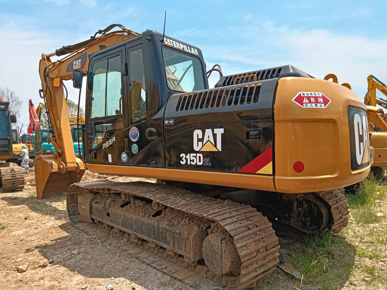 CATERPILLAR 315D2L - Crawler excavator: picture 2 CATERPILLAR 315D2L - Crawler excavator: picture 2