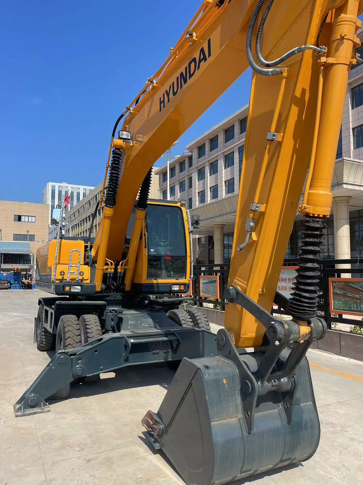 Hyundai 210W-9 - Wheel excavator: picture 2 Hyundai 210W-9 - Wheel excavator: picture 2