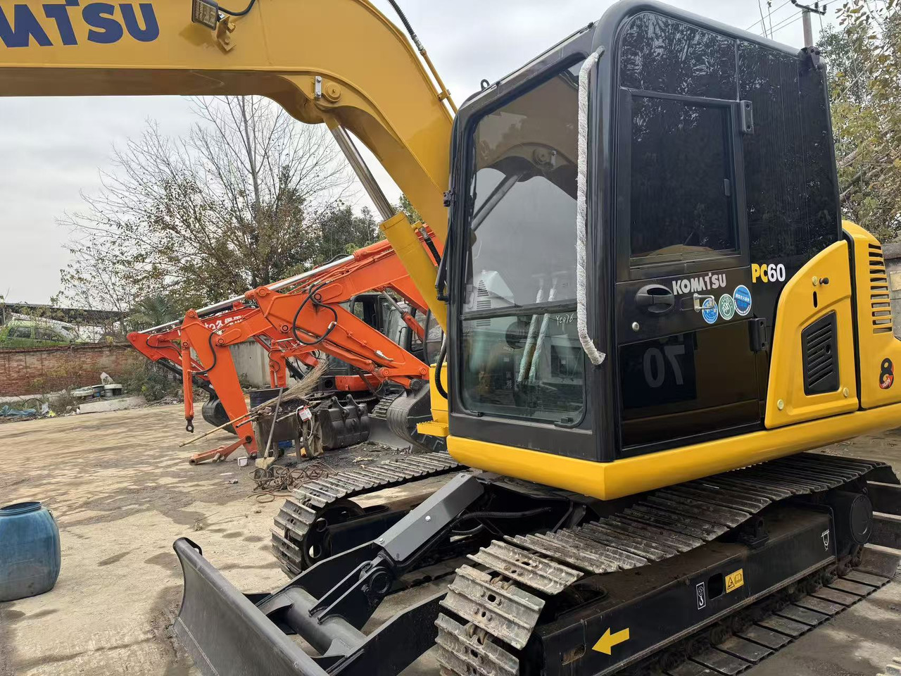 KOMATSU PC60-8 - Mini excavator: picture 4 KOMATSU PC60-8 - Mini excavator: picture 4