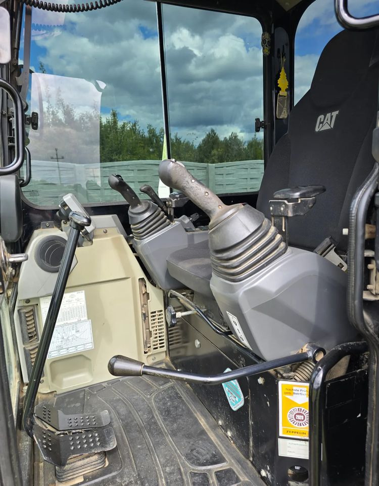 Caterpillar - Crawler excavator: picture 3 Caterpillar - Crawler excavator: picture 3