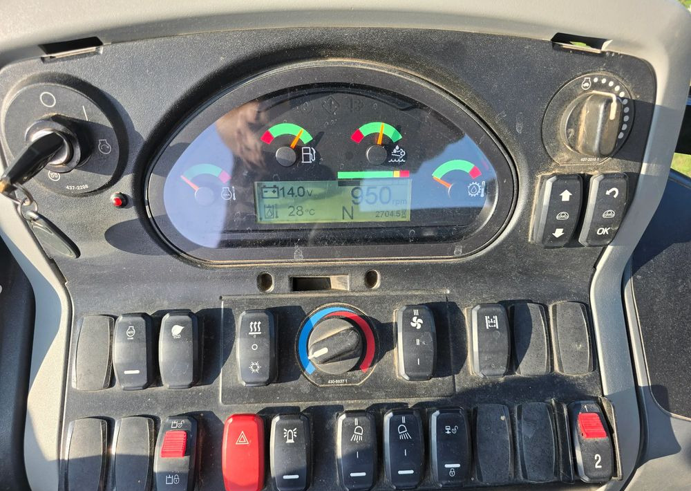 Backhoe loader Caterpillar: picture 6