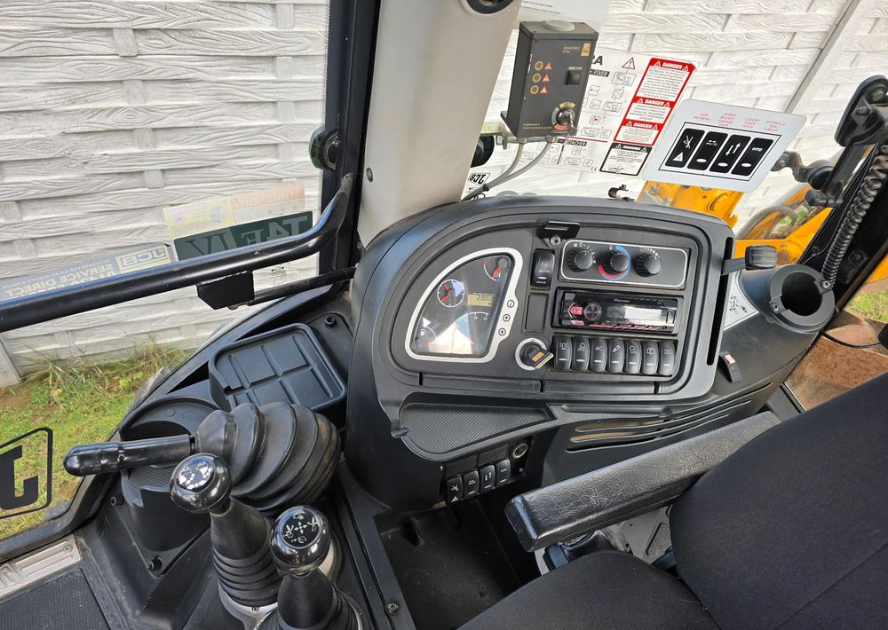 JCB - Backhoe loader: picture 5 JCB - Backhoe loader: picture 5