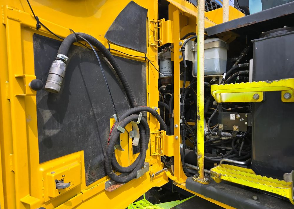 Komatsu - Wheel excavator: picture 5 Komatsu - Wheel excavator: picture 5