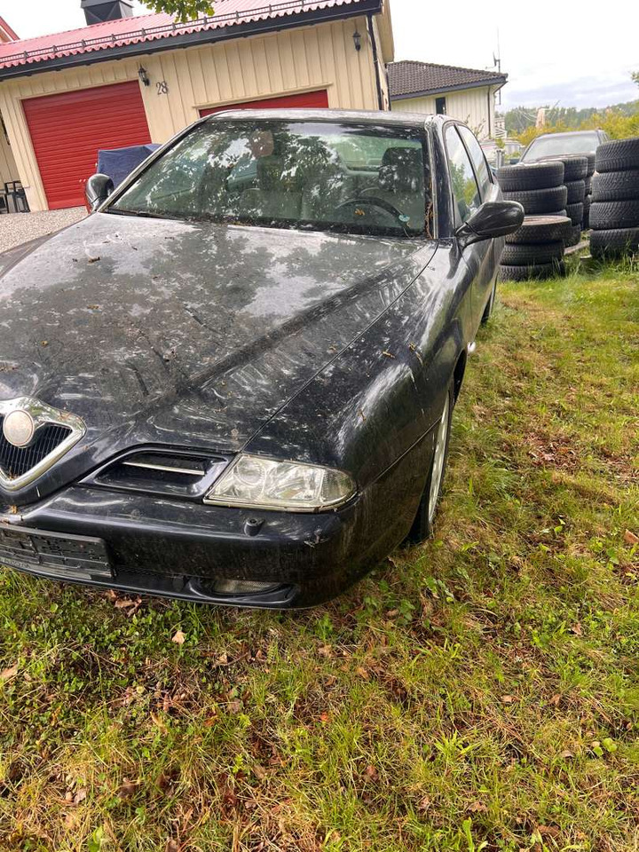 1999 Alfa Romeo 166 - Saloon car: picture 2 1999 Alfa Romeo 166 - Saloon car: picture 2