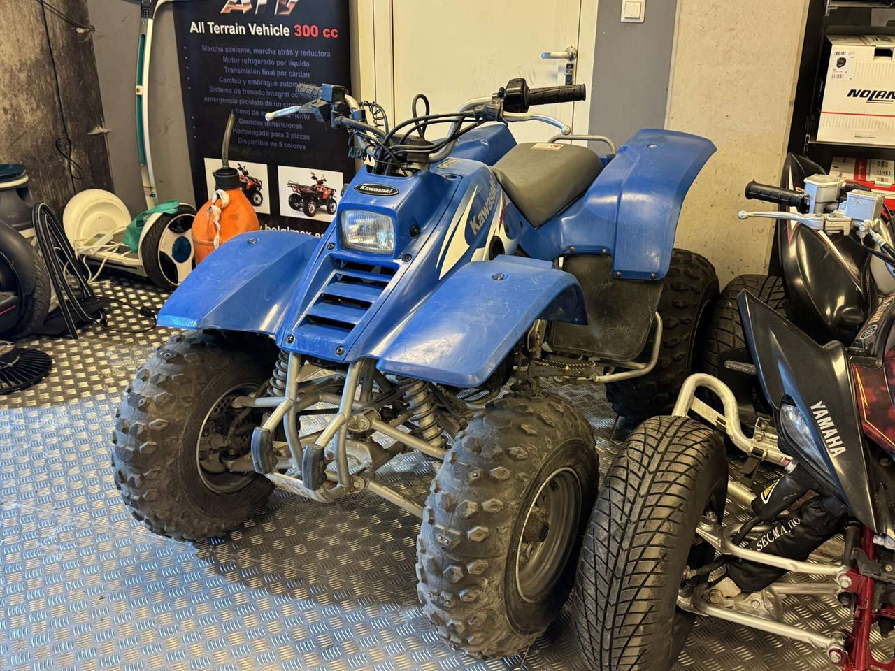 2000 ATV Kawasaki Lakota 300-Sports - Motorcycle trailer: picture 1 2000 ATV Kawasaki Lakota 300-Sports - Motorcycle trailer: picture 1