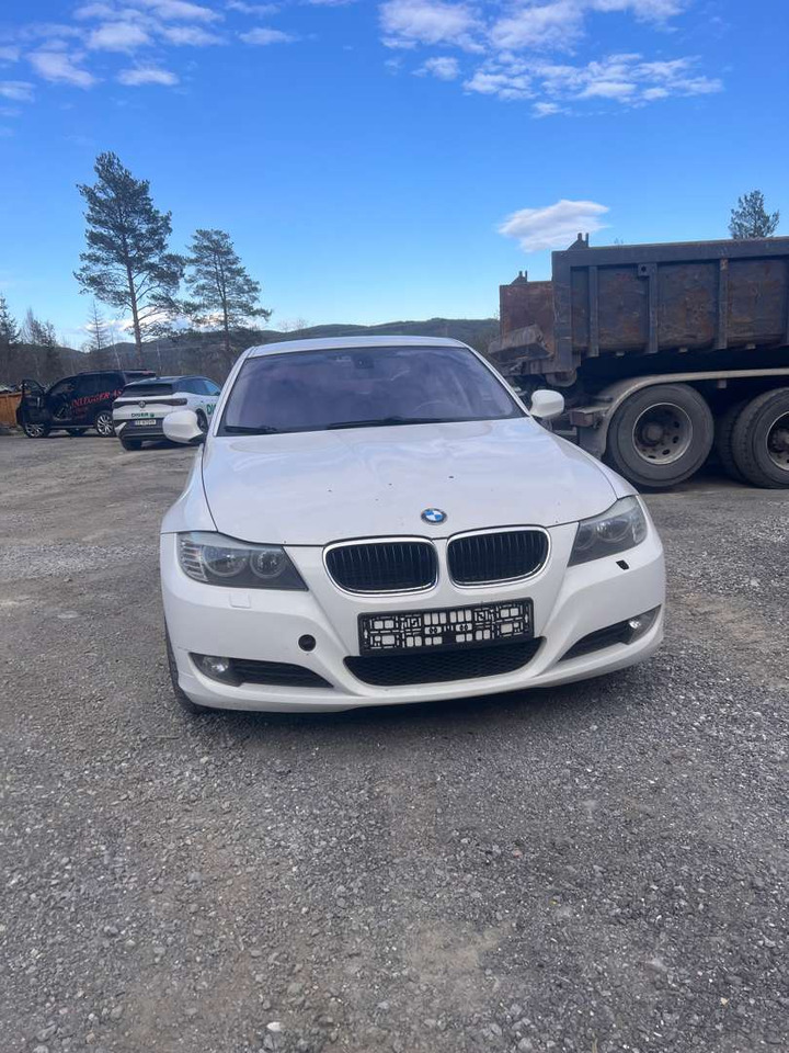 2009 BMW 316i Facelift (se mangellapp) - rep.-objekt - Saloon car: picture 4 2009 BMW 316i Facelift (se mangellapp) - rep.-objekt - Saloon car: picture 4