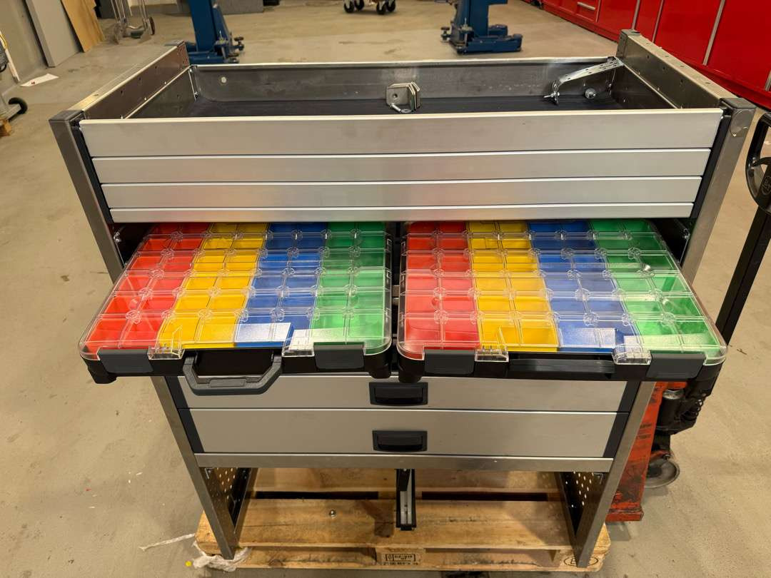 Aluca Bilinnredning - Garage equipment: picture 2 Aluca Bilinnredning - Garage equipment: picture 2