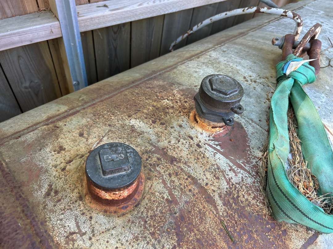 Diesel tank 1000 liter - Garage equipment: picture 4 Diesel tank 1000 liter - Garage equipment: picture 4