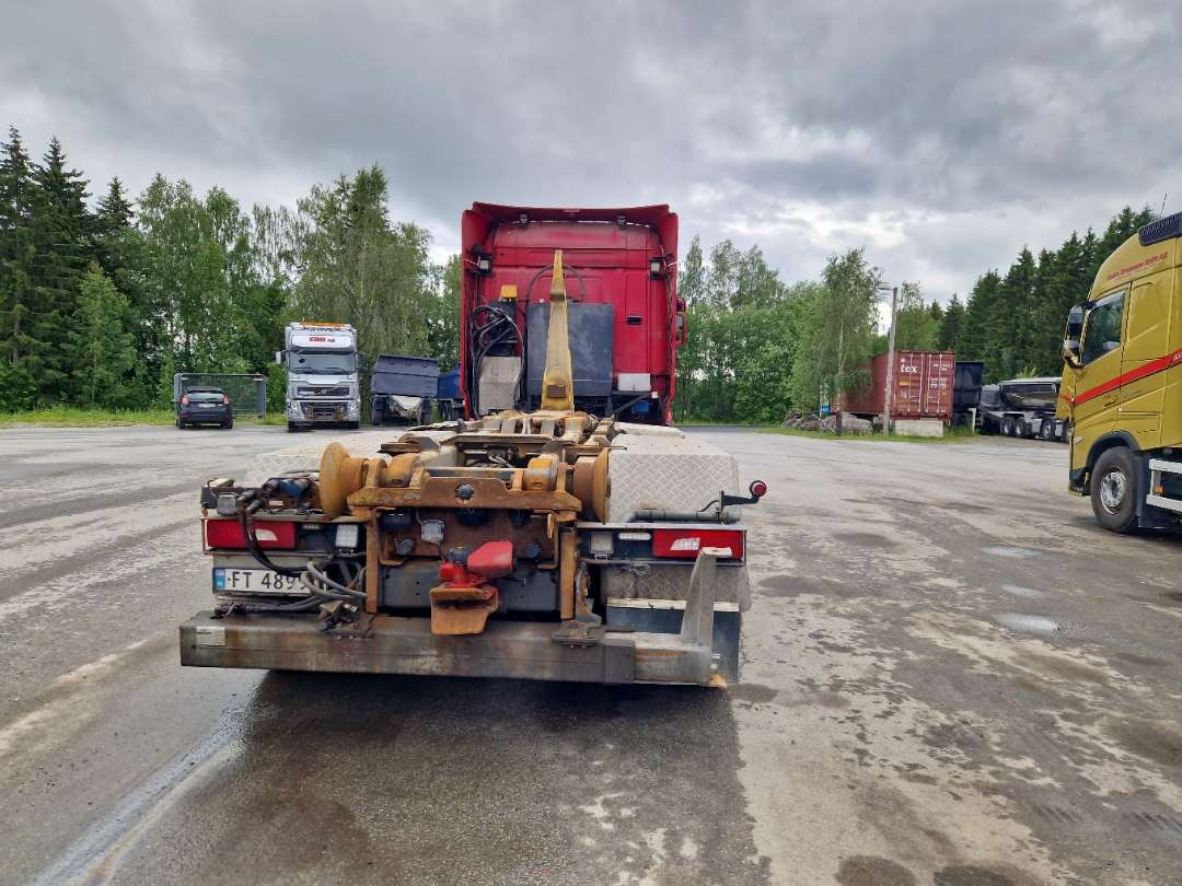 Scania R580 Brøytebil med sideplog og hydraulisk saltsystem - Hook lift truck: picture 4 Scania R580 Brøytebil med sideplog og hydraulisk saltsystem - Hook lift truck: picture 4
