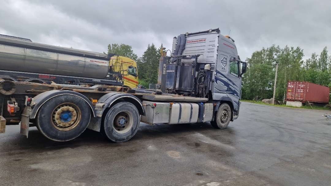 Volvo FH6X2-Krokbil med hydraulisk brøyteutstyr - Hook lift truck: picture 3 Volvo FH6X2-Krokbil med hydraulisk brøyteutstyr - Hook lift truck: picture 3