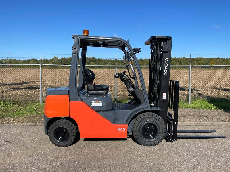 Toyota 8 FD F 25 - Diesel forklift: picture 4 Toyota 8 FD F 25 - Diesel forklift: picture 4