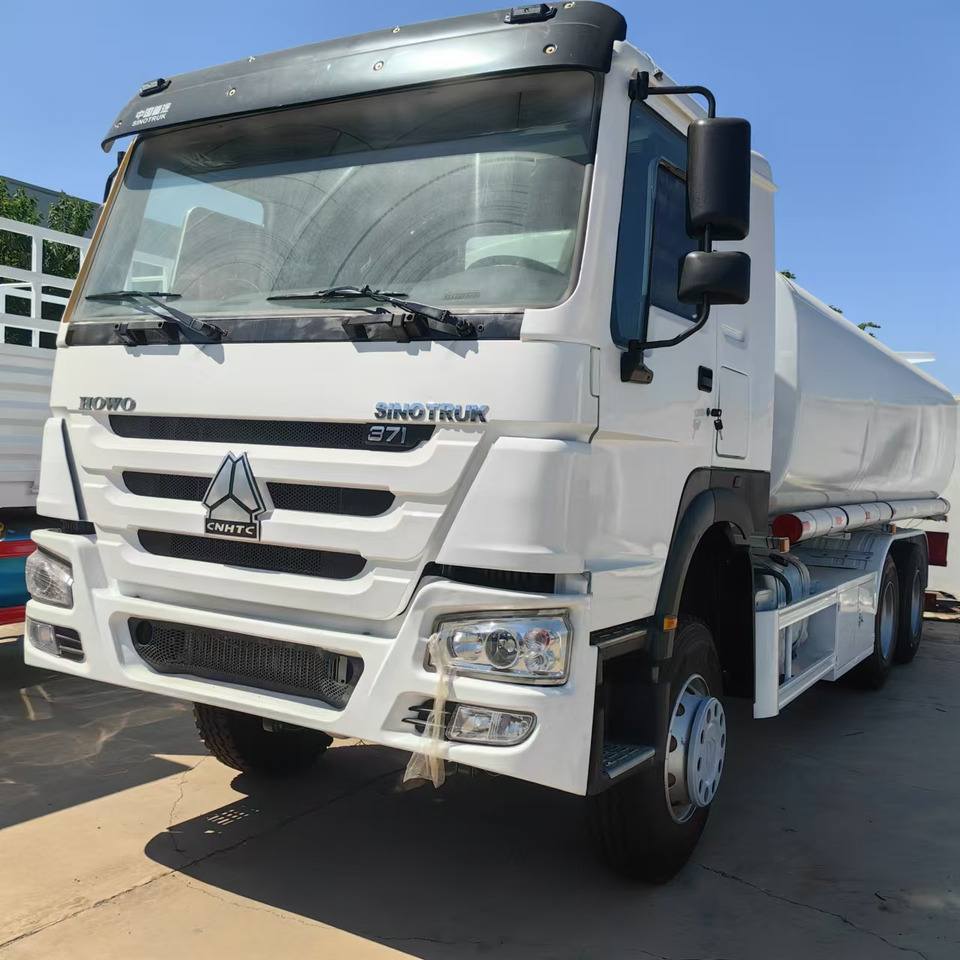 HOWO - Tanker truck: picture 1 HOWO - Tanker truck: picture 1