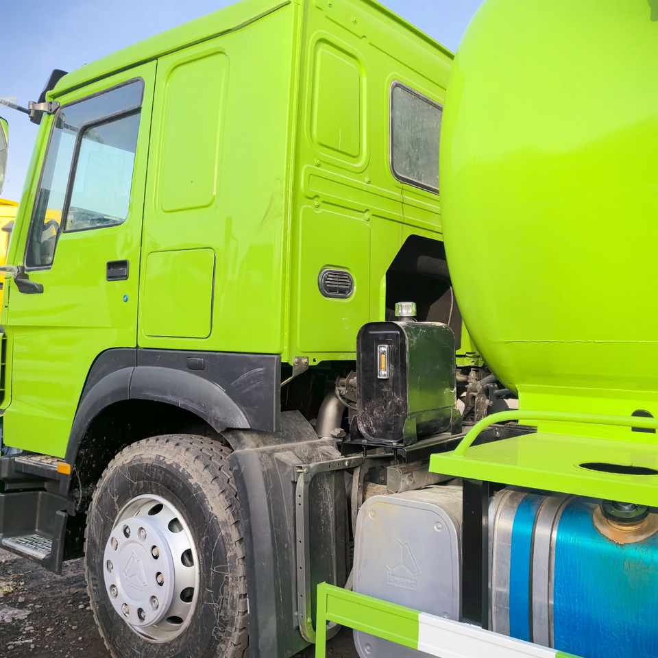 Howo Vacuum truck - Vacuum truck: picture 3 Howo Vacuum truck - Vacuum truck: picture 3
