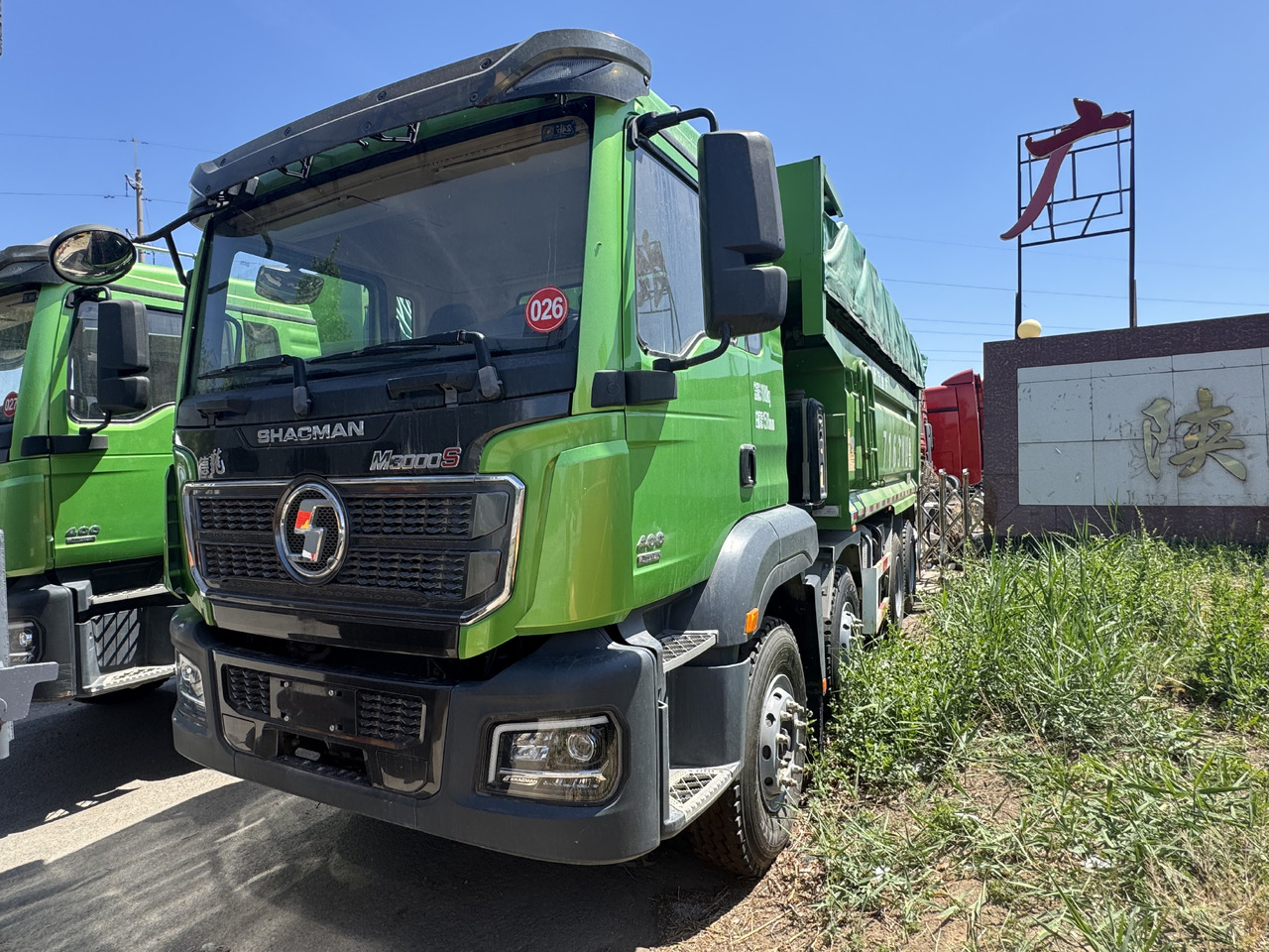 SHACMAN - Cab chassis truck: picture 1 SHACMAN - Cab chassis truck: picture 1