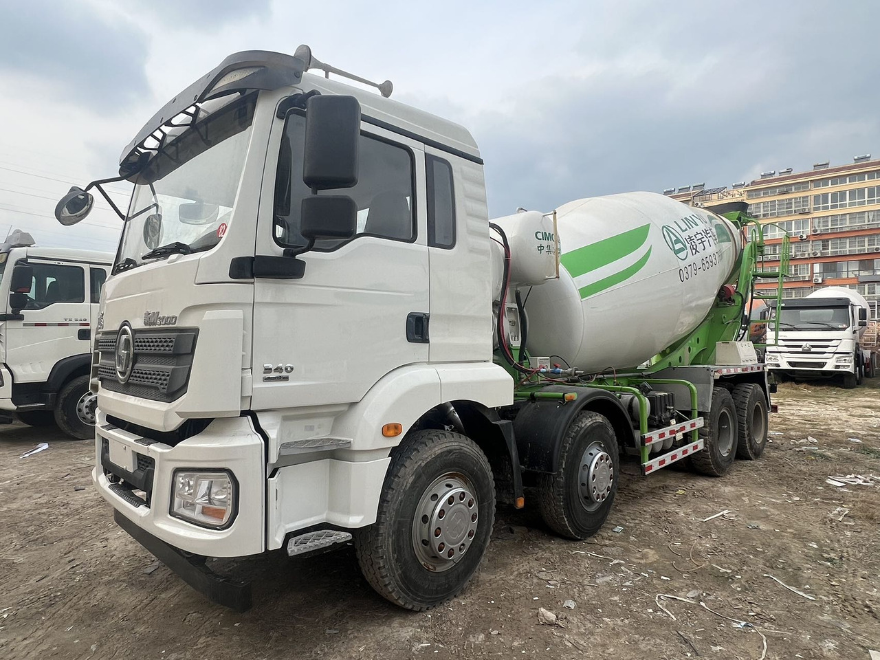 SHACMAN - Concrete mixer truck: picture 2 SHACMAN - Concrete mixer truck: picture 2