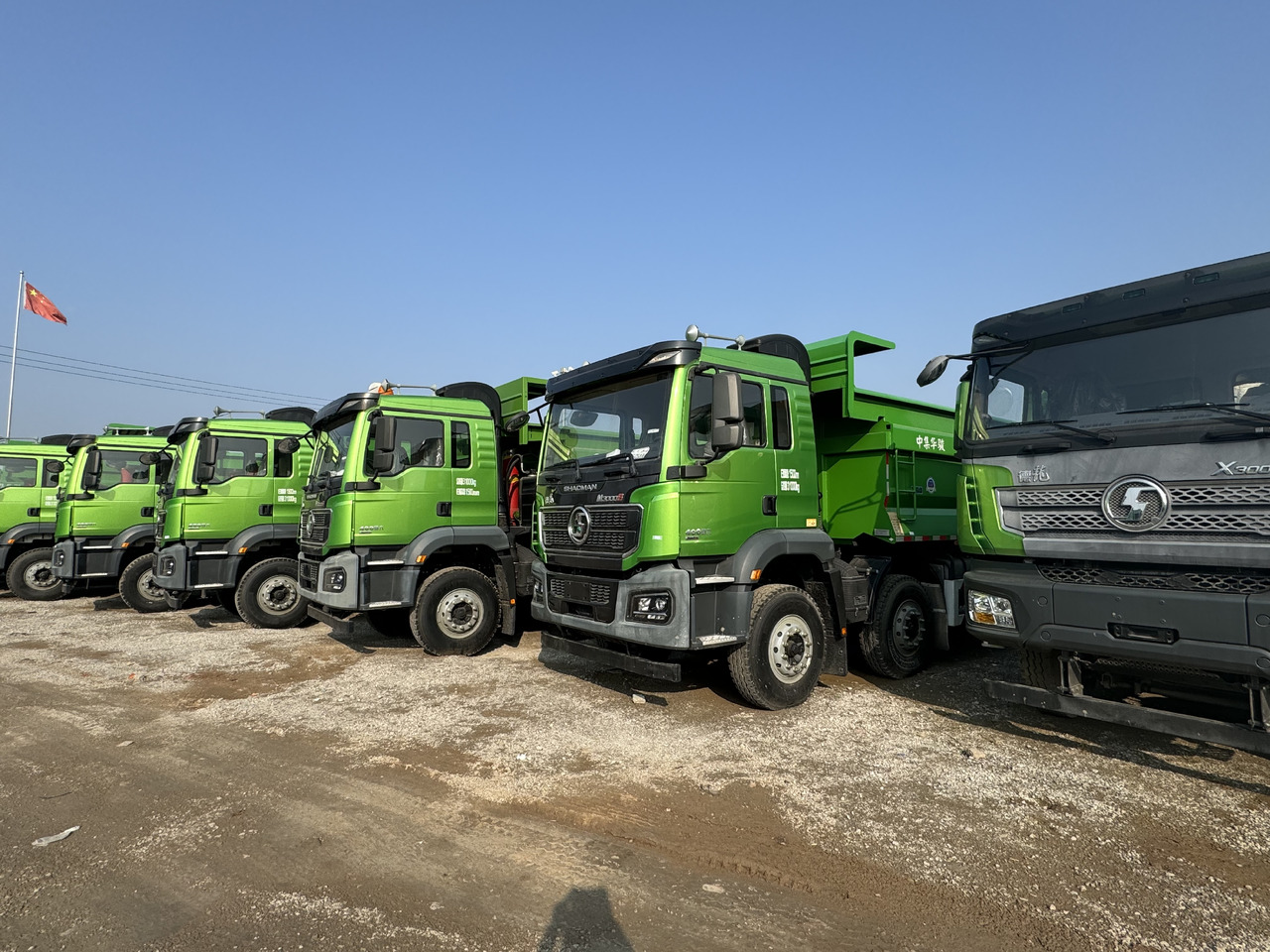 SHACMAN GT - Tipper: picture 2 SHACMAN GT - Tipper: picture 2