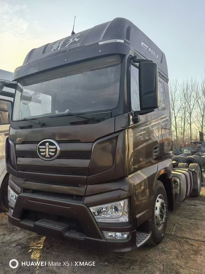FAW J7 - Tractor unit: picture 1 FAW J7 - Tractor unit: picture 1