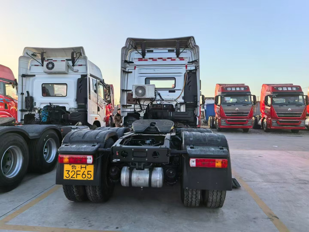 FAW JH6 - Tractor unit: picture 5 FAW JH6 - Tractor unit: picture 5